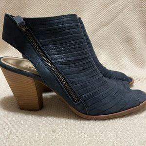 New Paul Green booties